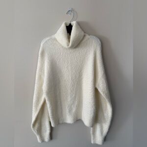 H&M Fuzzy Eyelash Knit Turtleneck Sweater - Cream Ivory - Size XS (Oversized)